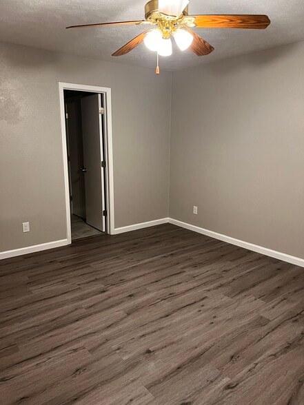 Master Bedroom - 537 Bluebird Ln