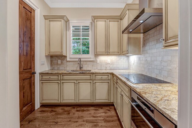 Building Photo - 5014 Mountview Pl