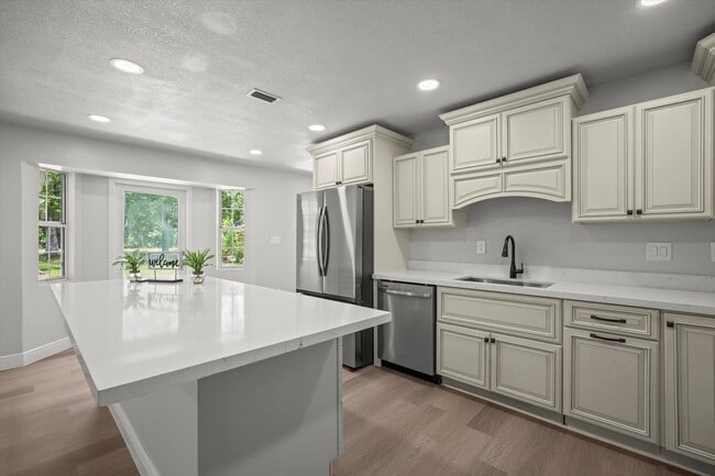 Building Photo - 100 Redbud Woods Trail