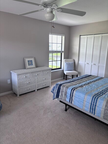 1st bedroom 1 queen and 1 twin bed - 3335 Purple Martin Dr