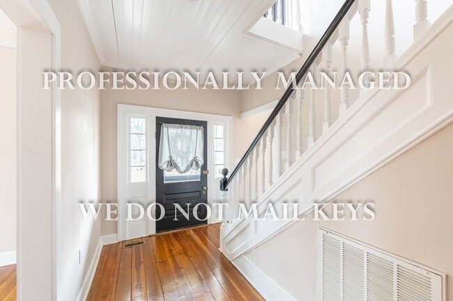 Building Photo - 321 E Branch St