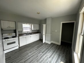 Building Photo - 3551 2nd St NE