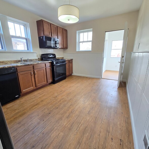 Building Photo - 5127 Goethe Ave