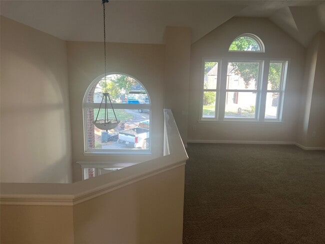 Building Photo - 8023 Carmel Cir