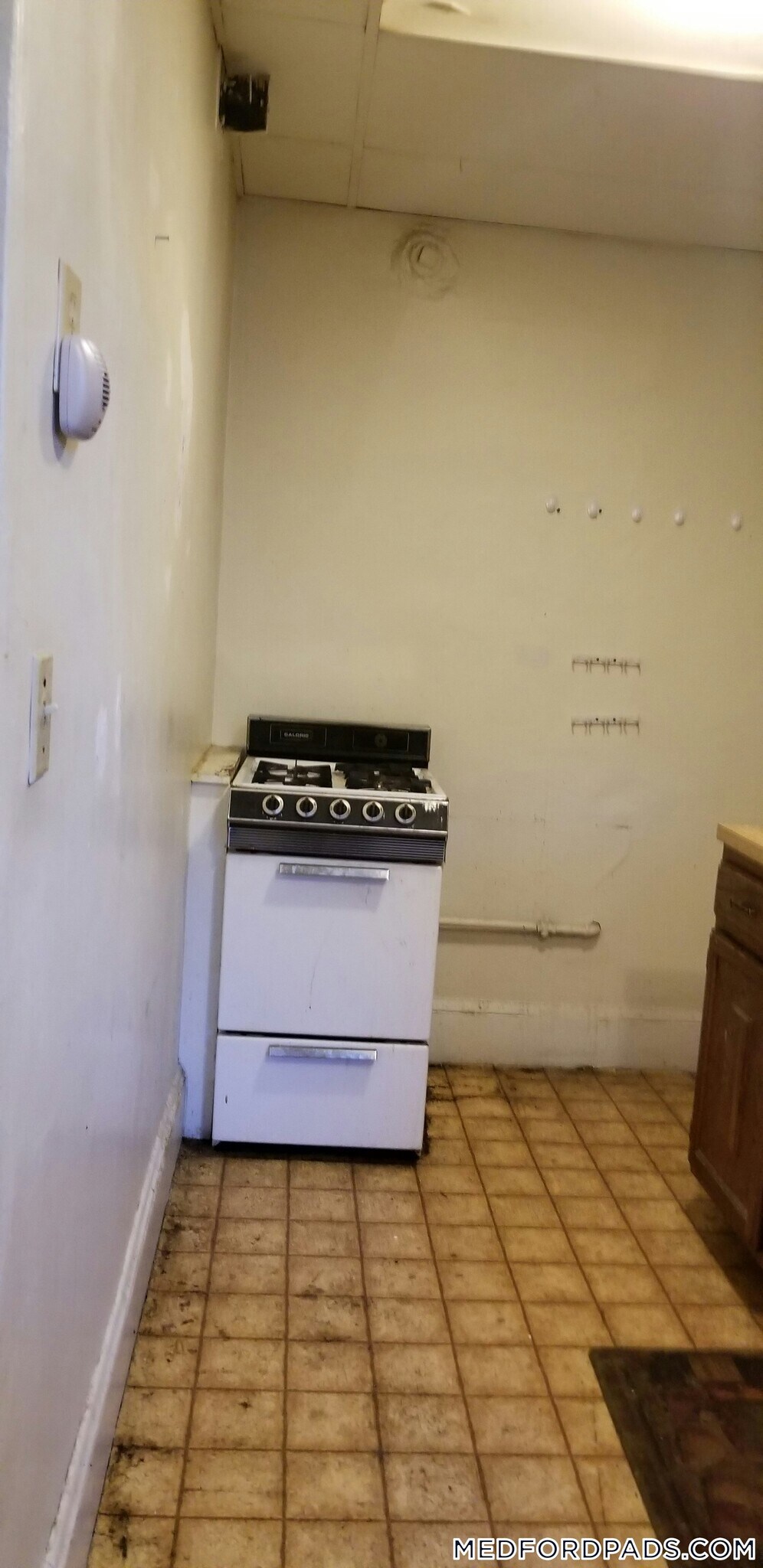 Building Photo - 53 Fellsway W