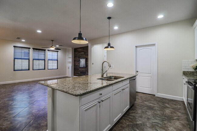 Building Photo - 3457 E Orchid Ln