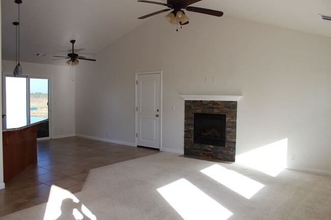 Building Photo - Available Soon! Must See 2 Bedroom Home Lo...