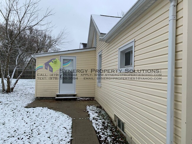 Building Photo - Newly remodeled two bedroom ranch in Madison