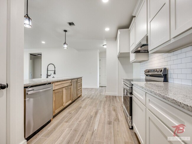 Building Photo - 1321 Chisholm Trail