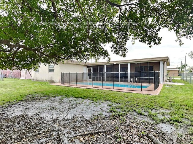 Building Photo - 11385 NW 41st St