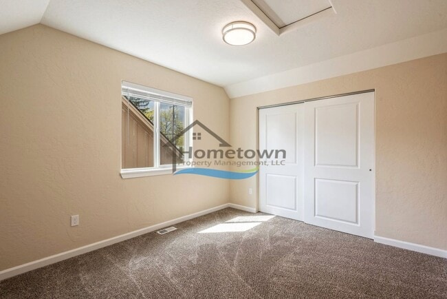 Building Photo - Beautiful 972 Square-Foot Custom Craftsman Home in Coeur d'Alene with 2 Bedrooms and 1.5 Bathrooms!