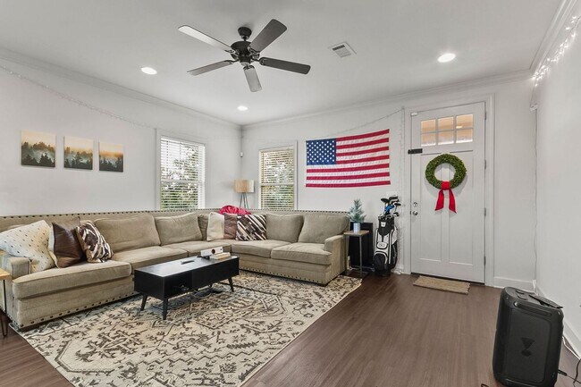 Building Photo - Spacious 3 Bedroom 3.5 Bath Available Fall 2026! Schedule your Tour and Apply today!