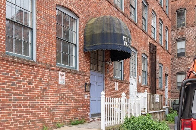 Building Photo - 57 Washington St