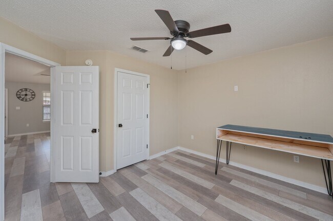 Building Photo - 208 Citadel Ln