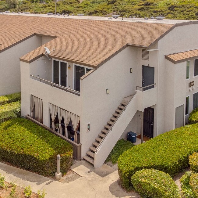 Building Photo - MUST SEE!!! BEAUTIFUL!!!  – Updated Upstai...