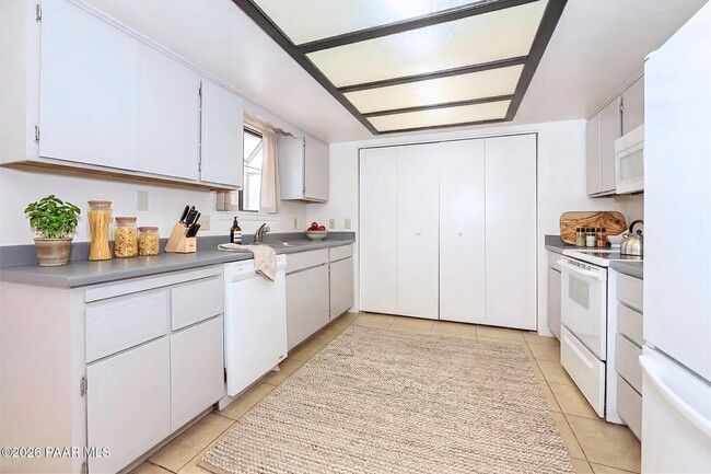 Building Photo - 8486 E Posse Cir