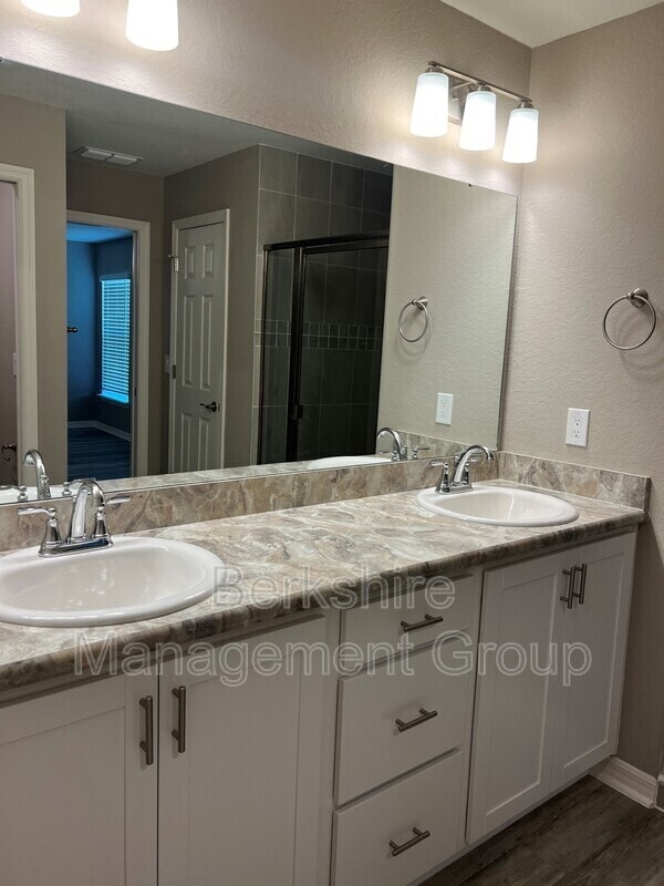 Building Photo - 1136 Brook Meadow Dr