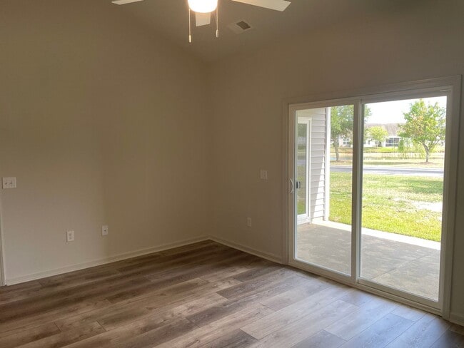 Building Photo - 3023 Cedar Creek Ln
