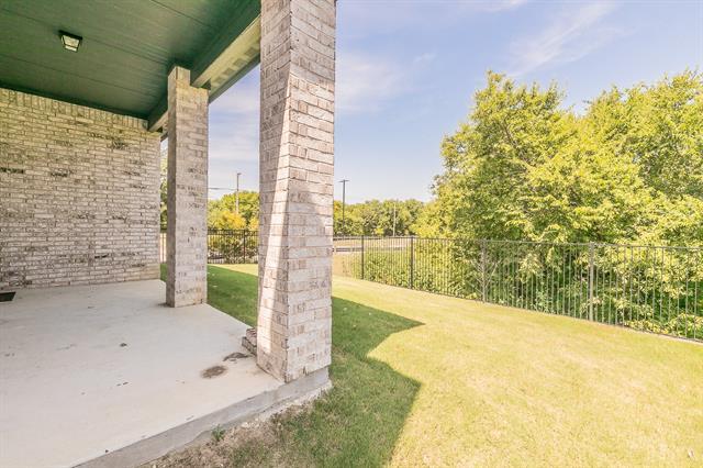Building Photo - 1405 Bentwood Dr