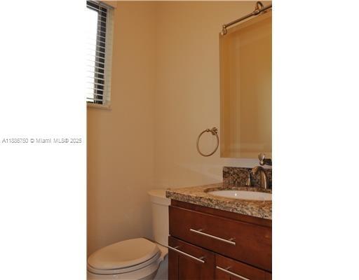Building Photo - 404 Zamora Ave