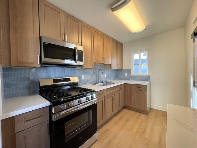 Building Photo - G22500E