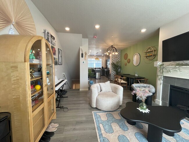 Building Photo - Your Modern Retreat with Open Living Space...