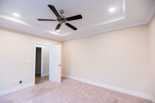 Building Photo - Beautiful 3Bed/2.5Bath Townhome located in Kernersville at Welden Village