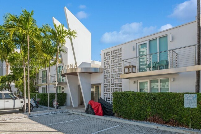Building Photo - 1601 West Ave