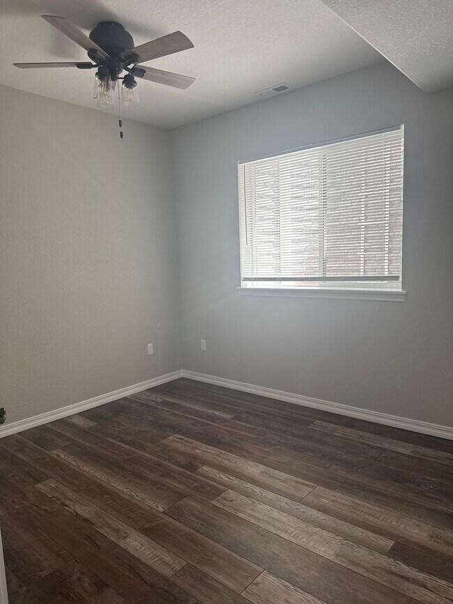 Building Photo - 10732 Echo Canyon Dr