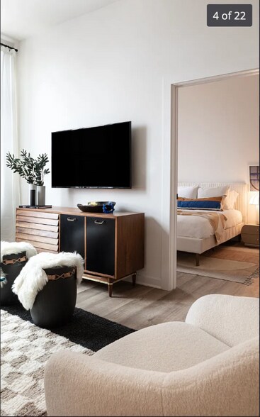 Building Photo - 1835 E Boston St