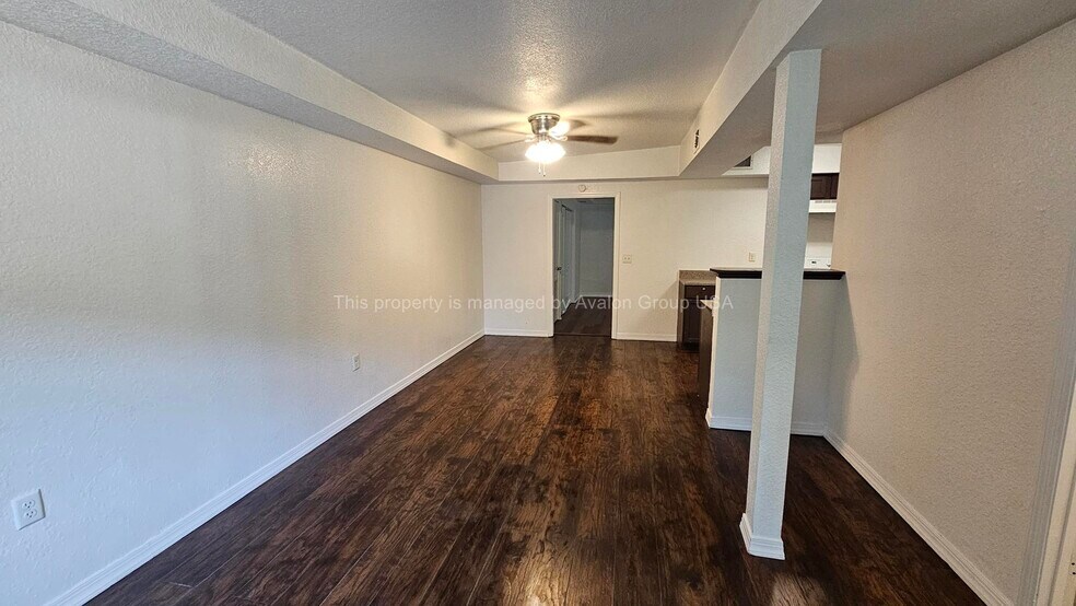Building Photo - 5550 Windermere Dr