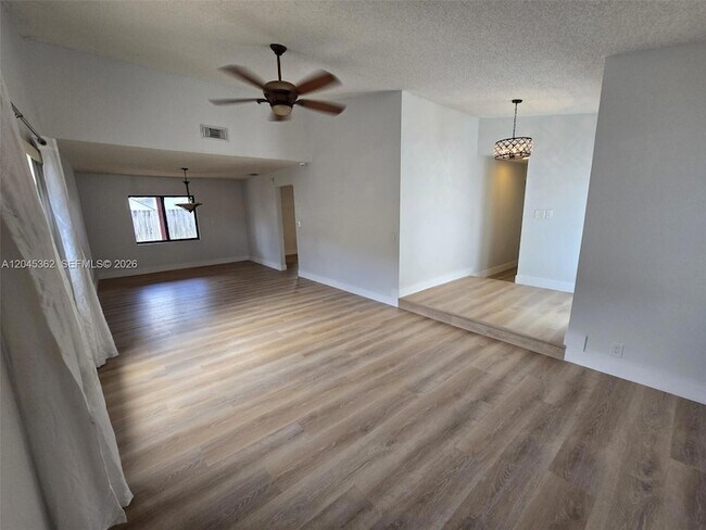 Building Photo - 740 SW 99th Ct