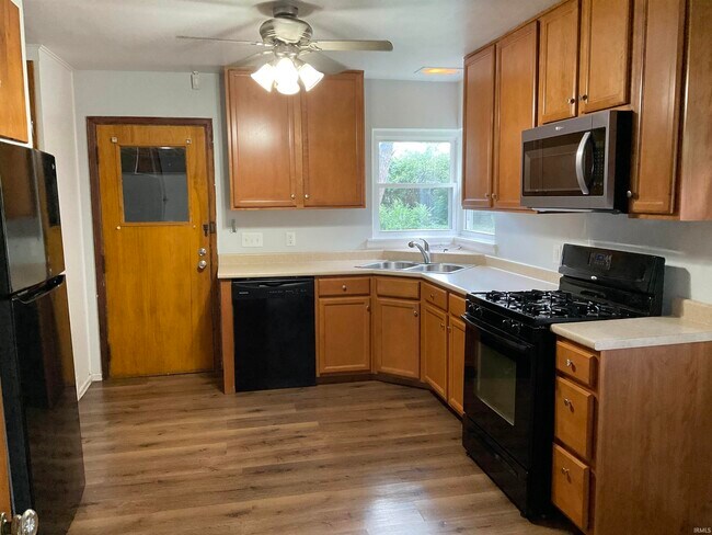 Building Photo - 2507 Hobson Rd