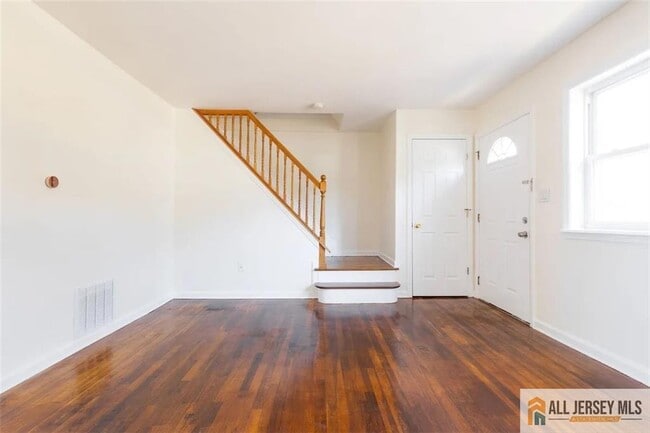 Building Photo - 234 Inza St