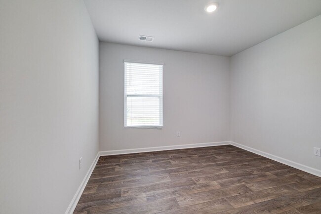 Building Photo - 142 Ponderosa Lp