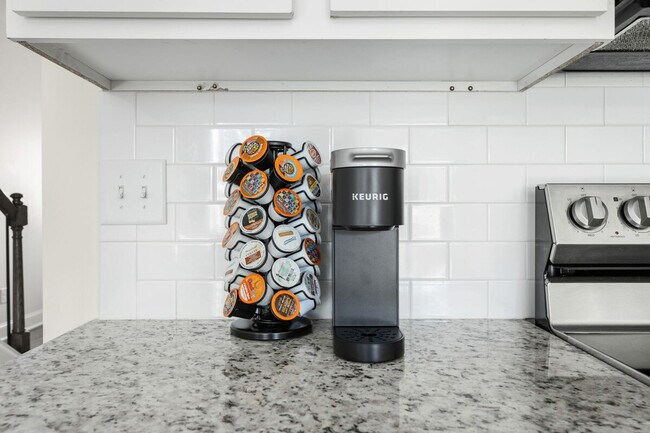 Building Photo - 739 Jacobs Millpond Rd