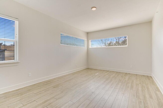Building Photo - 1715 Enfield Rd