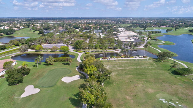 Building Photo - 5547 Fairway Park Dr