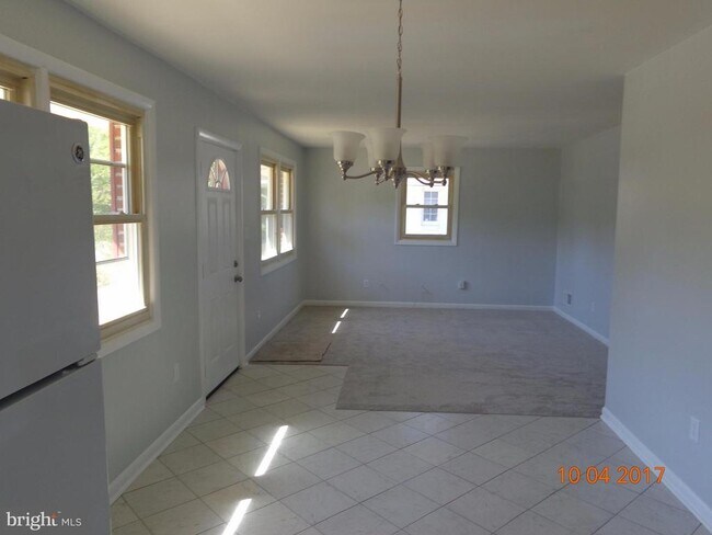 Building Photo - 3005 Normandy Ave