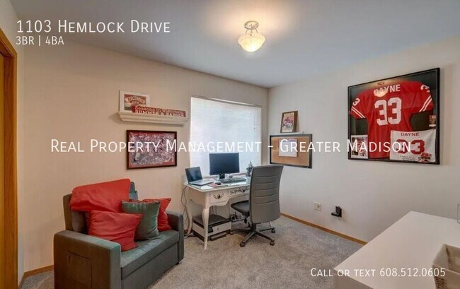 Building Photo - 1103 Hemlock Dr