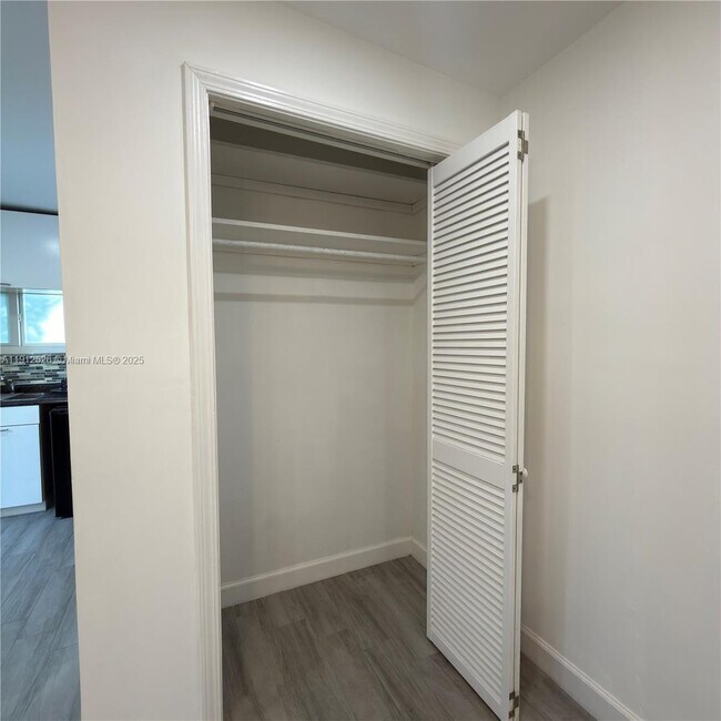 Building Photo - 1850 SW 73rd Court Rd