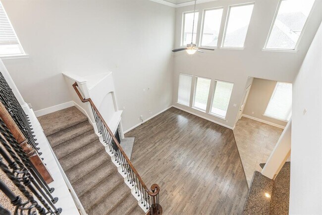 Building Photo - 207 Denfield Ct