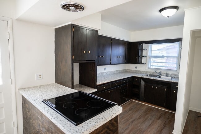 Building Photo - Updated 3-Bedroom Home in Northeast Springfield — Garage & Spacious Backyard