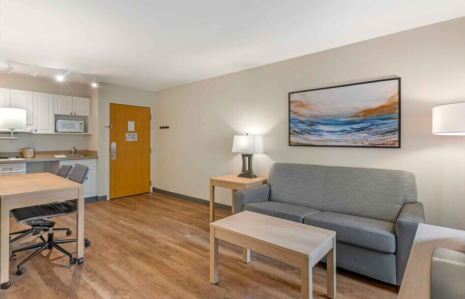Building Photo - Furnished Studio-Orlando - Convention Ctr - Int'l Drive Area