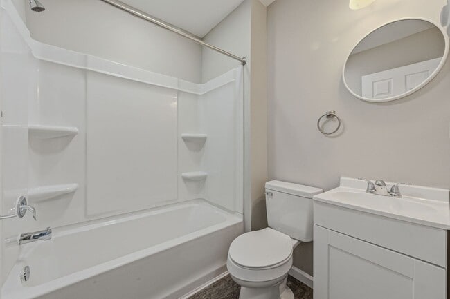 Building Photo - 2 bedroom one bath townhouse in Wilmington