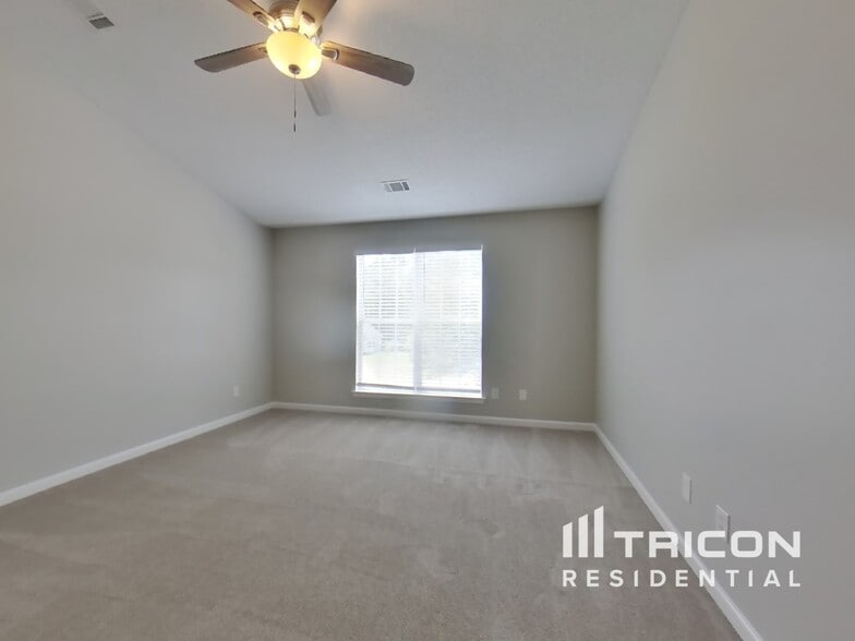 Building Photo - 5562 Katherine Village Dr