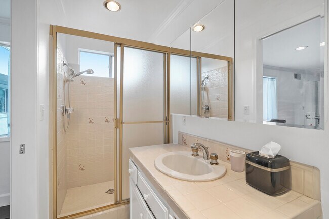Building Photo - 3511 Berry Dr