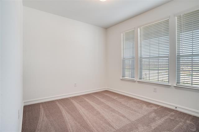 Building Photo - 1600 Tyler Dr