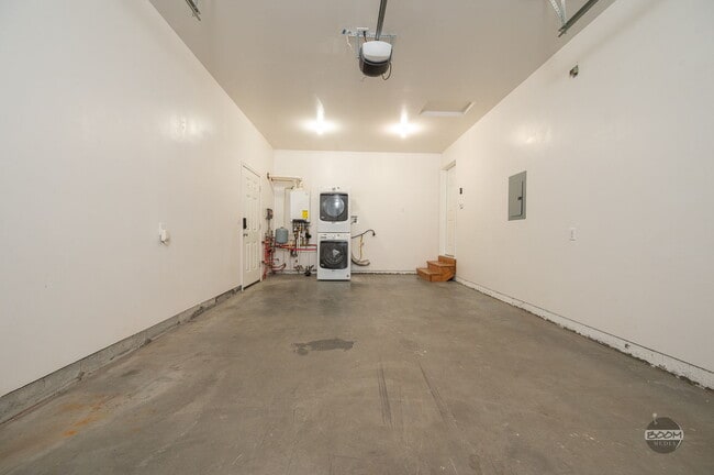 Building Photo - 5503 W Serene Cir