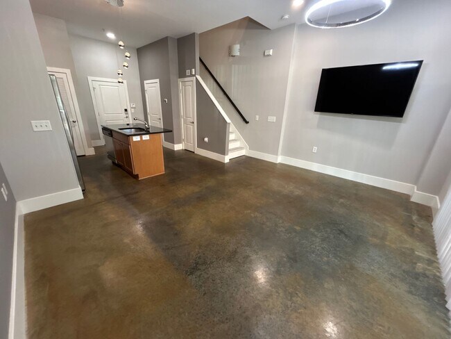 Building Photo - 1 Bed | 1.5 Bath Downtown Raleigh Condo - ...